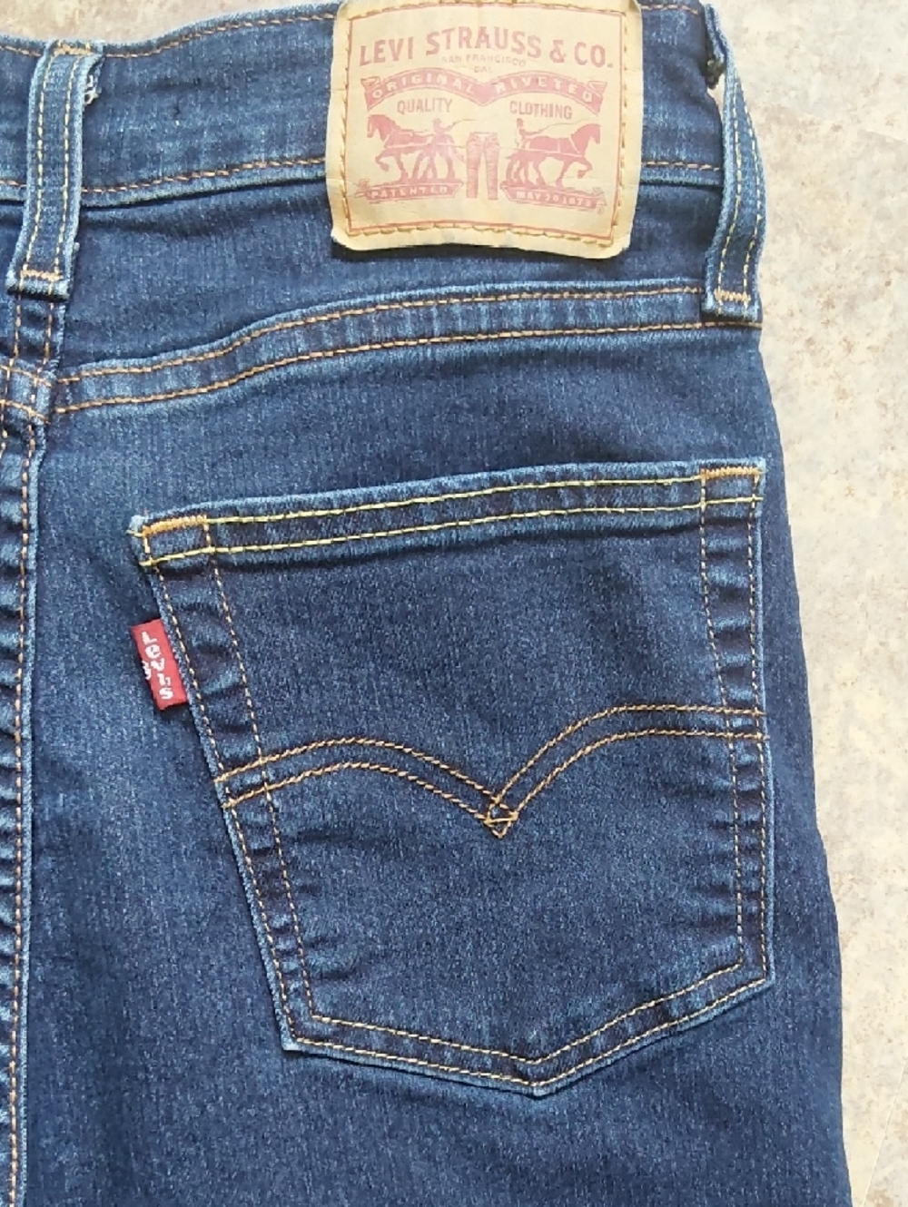 Women's Levi's Size 26 High Rise - Picture 6 of 6
